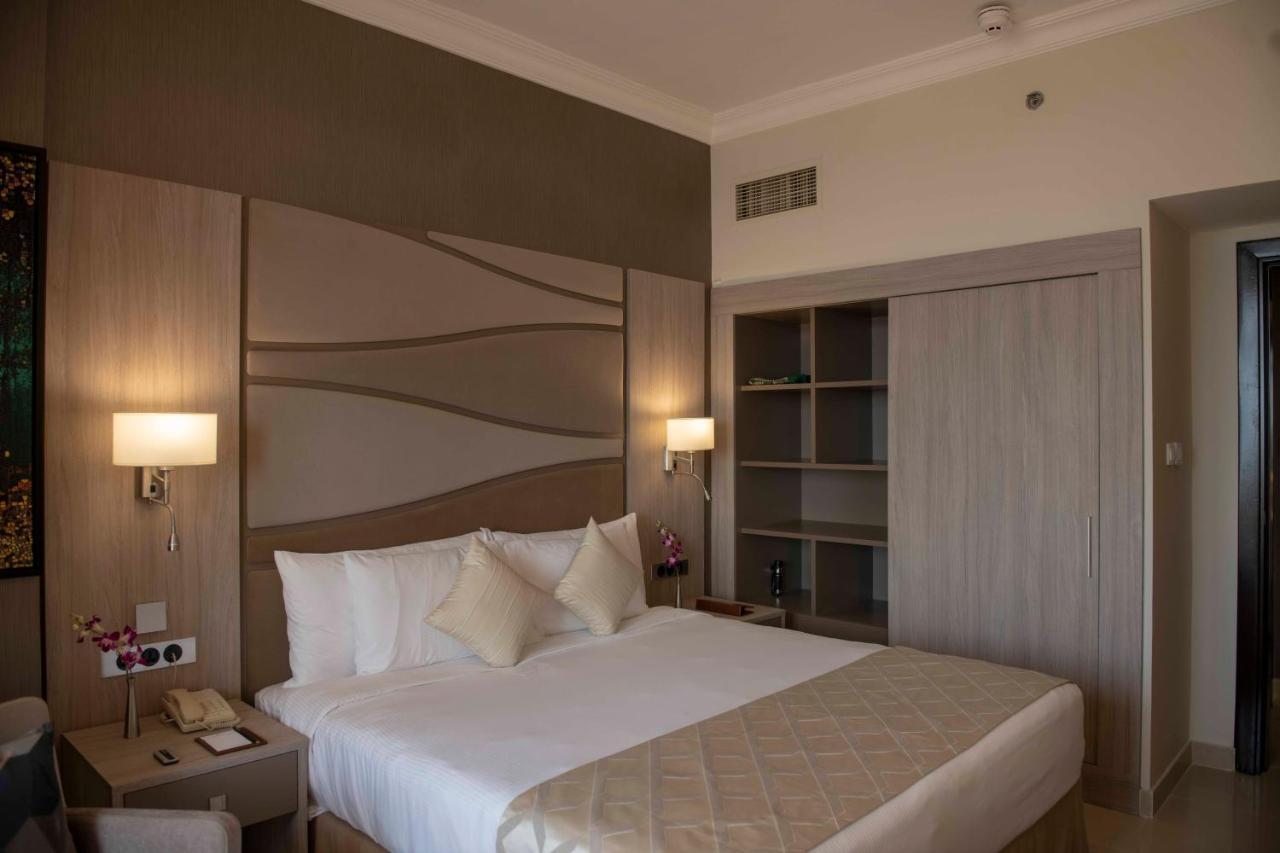 Two Seasons Hotel & Apartments Dubai Luaran gambar